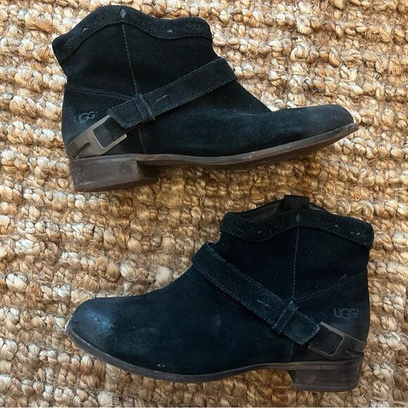 UGG Black Women’s Ankle Booties- Austin style-size 7 - Picture 5 of 12